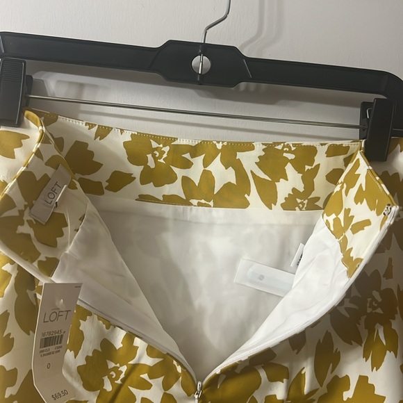 Ann Taylor Loft Gold Floral Skirt - Picture 4 of 6